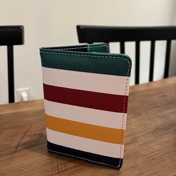 HBC Hudson’s Bay Stripes Passport Holder - Picture 3 of 6